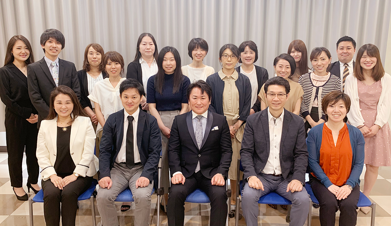 スタッフ集合写真